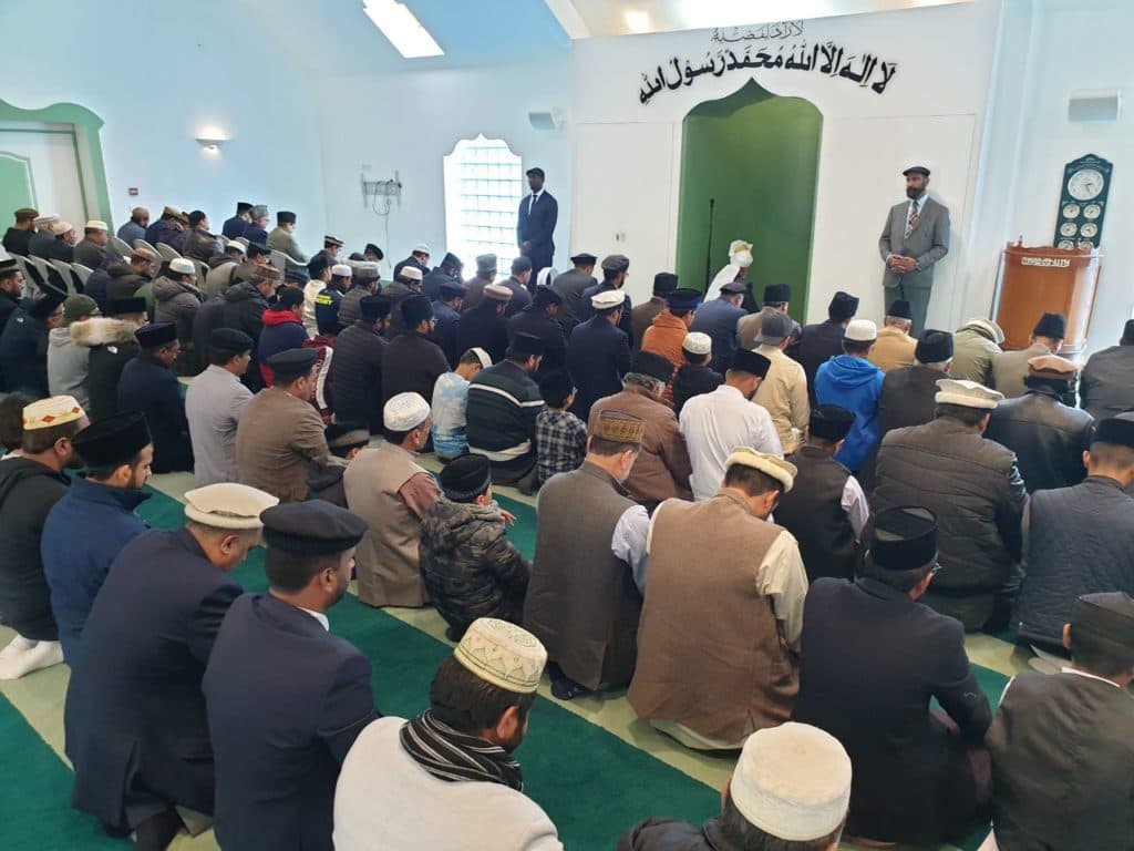 Members of Waqf-e-Nau France meet with Hazrat Khalifatul Masih V