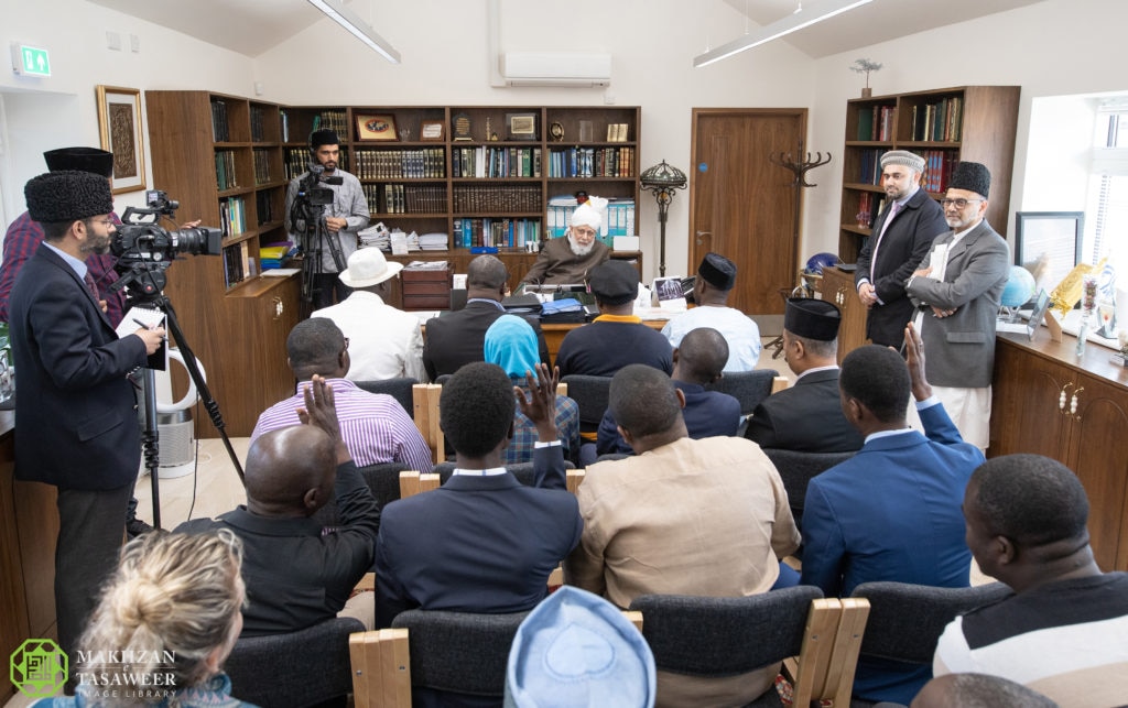 Worldwide delegations meet Huzoor post-Jalsa Salana UK 6 MTA AFRICA
