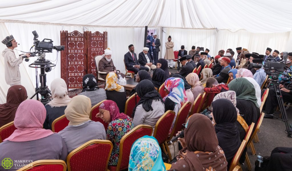 Worldwide delegations meet Huzoor post-Jalsa Salana UK 5 usa