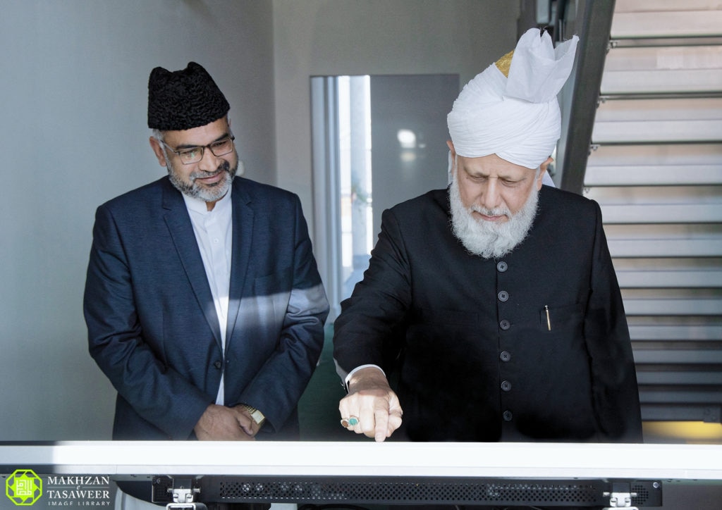 Hazrat Khalifatul Masih launches website covering Jamaat’s history 1 20190920 23 2 copyA