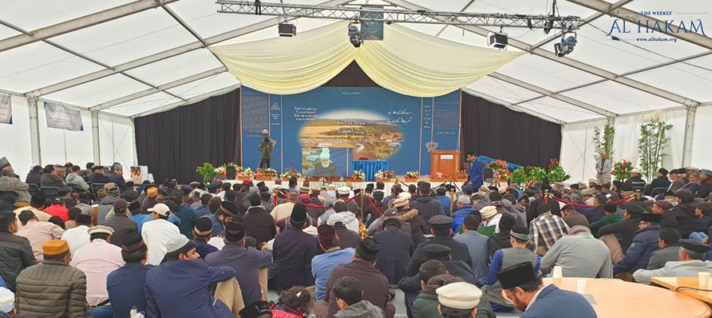 Fall not into temptation - Hazrat Khalifatul Masih V addresses women at Jalsa Salana France 1 FL 3
