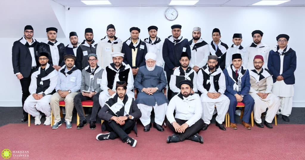 Germany students travel to London for mulaqat
