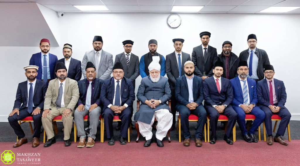 Germany tabligh team seeks guidance from Huzoor a.a. in London