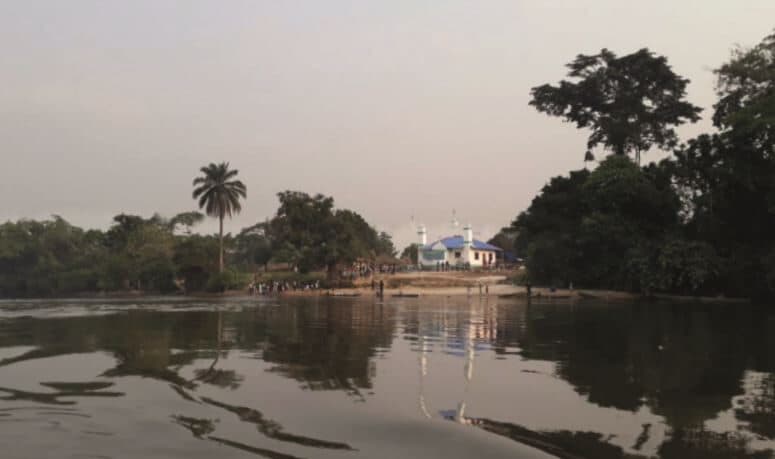 Construction of mosque in Congo Kinshasa village