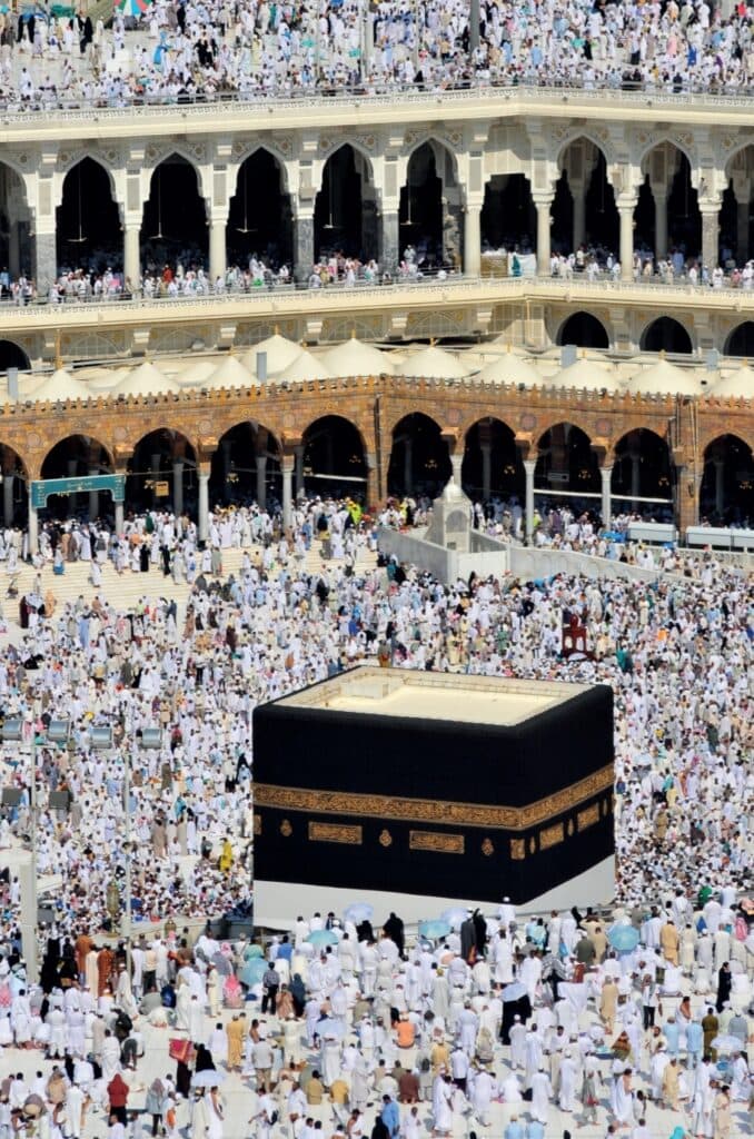 Do Ahmadis consider Sunni and Shia Muslims as non-Muslims?