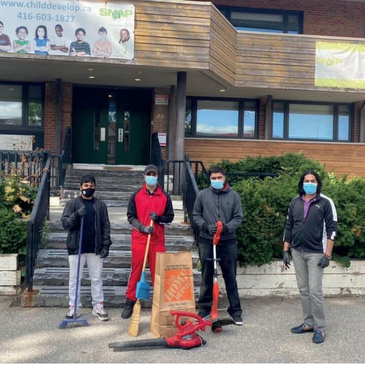Canadian Muslim youth help clean local children’s health facility