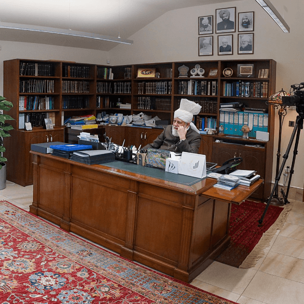 “Never argue or quarrel with them, give them their due respect and do not compromise the teachings of Islam”: Lajna Germany new converts’ audience with Hazrat Khalifatul Masih