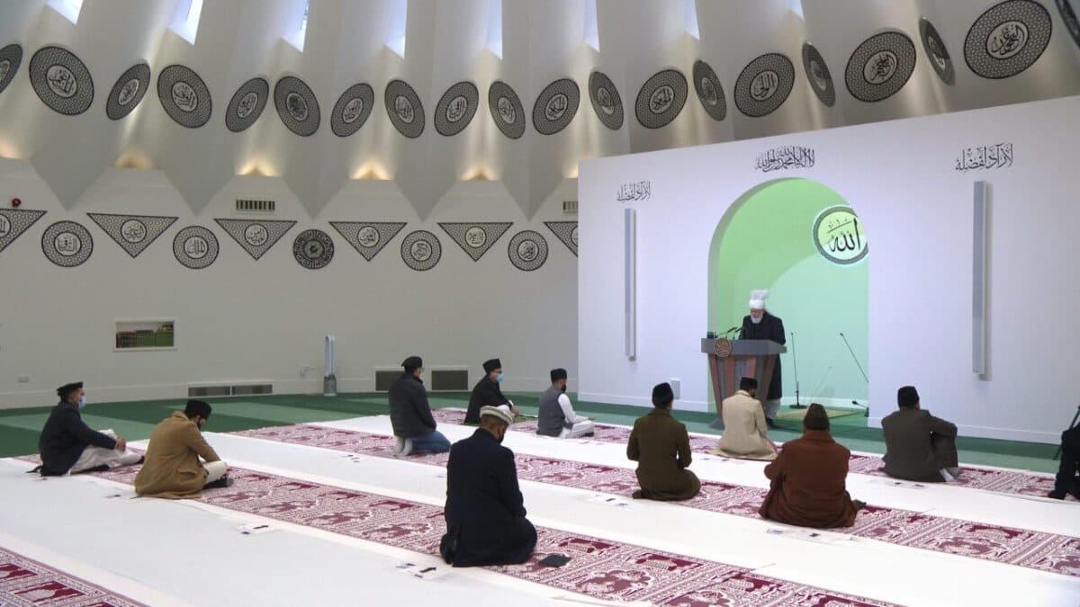 A revolutionary catastrophe calls for a revolution in faith: Reflecting on Huzoor’s New Year’s message