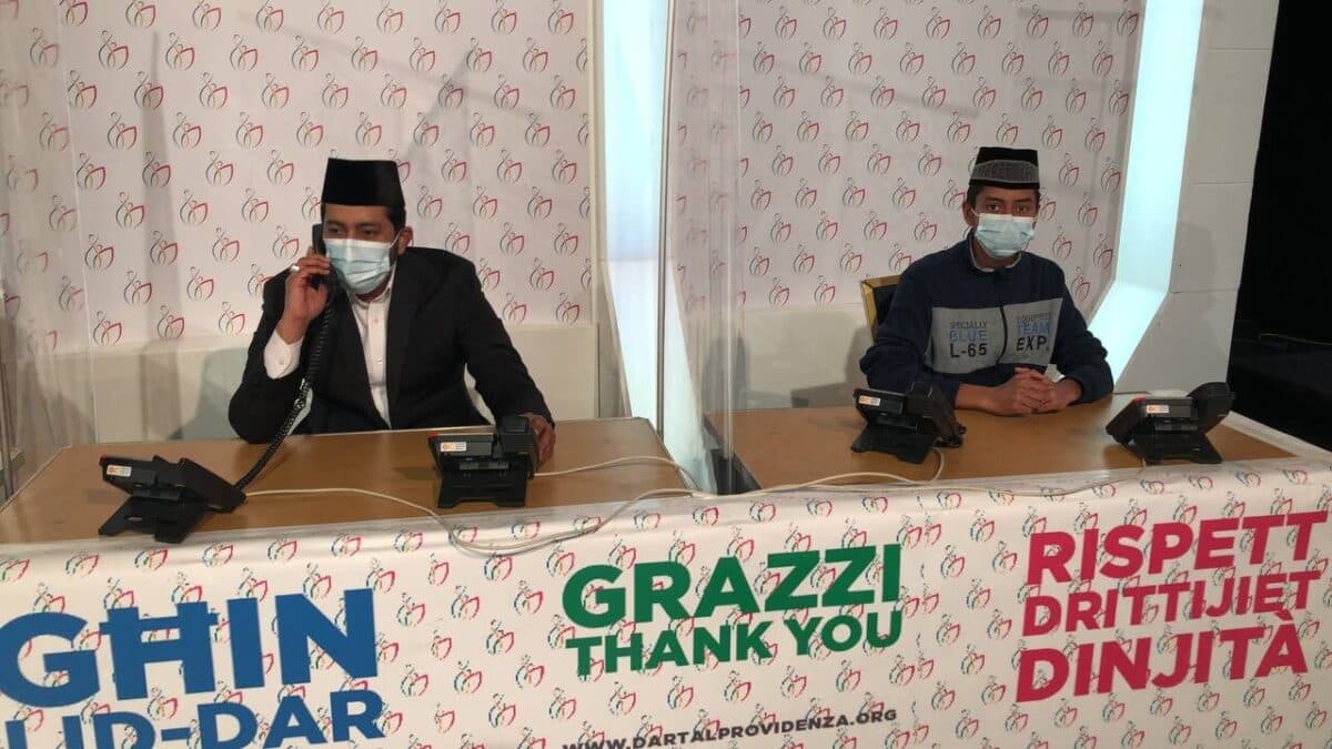 Ahmadis in Malta start New Year by serving humanity and tabligh to president