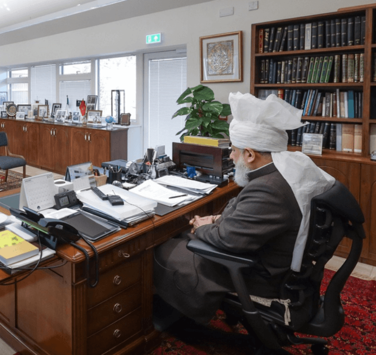 As Ahmadis, there is no need to fear anyone: Students of Jamia Bangladesh meet Hazrat Khalifatul Masih