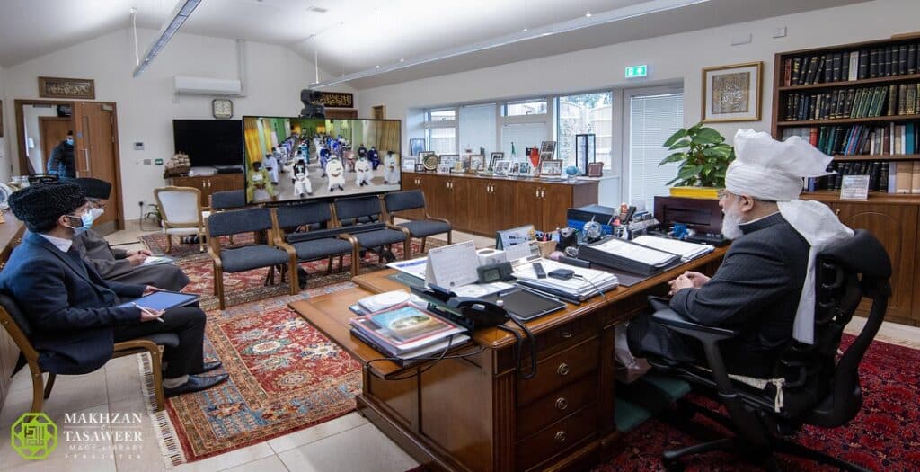 Now, work hard according to my instructions: Nigeria’s national amila report to Huzoor on their efforts and progress