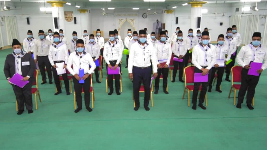 Bangladesh Khuddam spiritually recharged following mulaqat with Huzoor