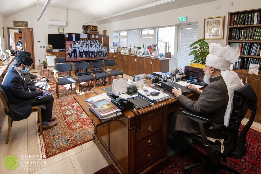 If the Khuddam’s suggestions are within the confines of Islam’s teachings, you should take them on board: Mauritius Khuddam amila receives ample guidance in virtual mulaqat