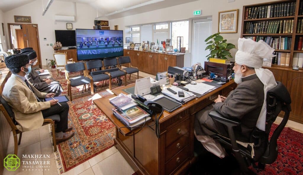 Concentrate on your studies and pay attention to prayers: UK Waqf-e-Nau university students get thorough direction from Huzoor