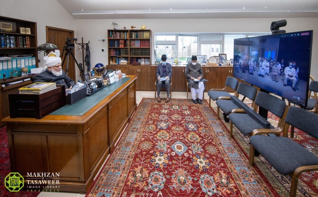 Do not simply convert people for the sake of box-ticking. I want sincere Ahmadis: Ghana missionaries revise plans following guidance from Huzoor