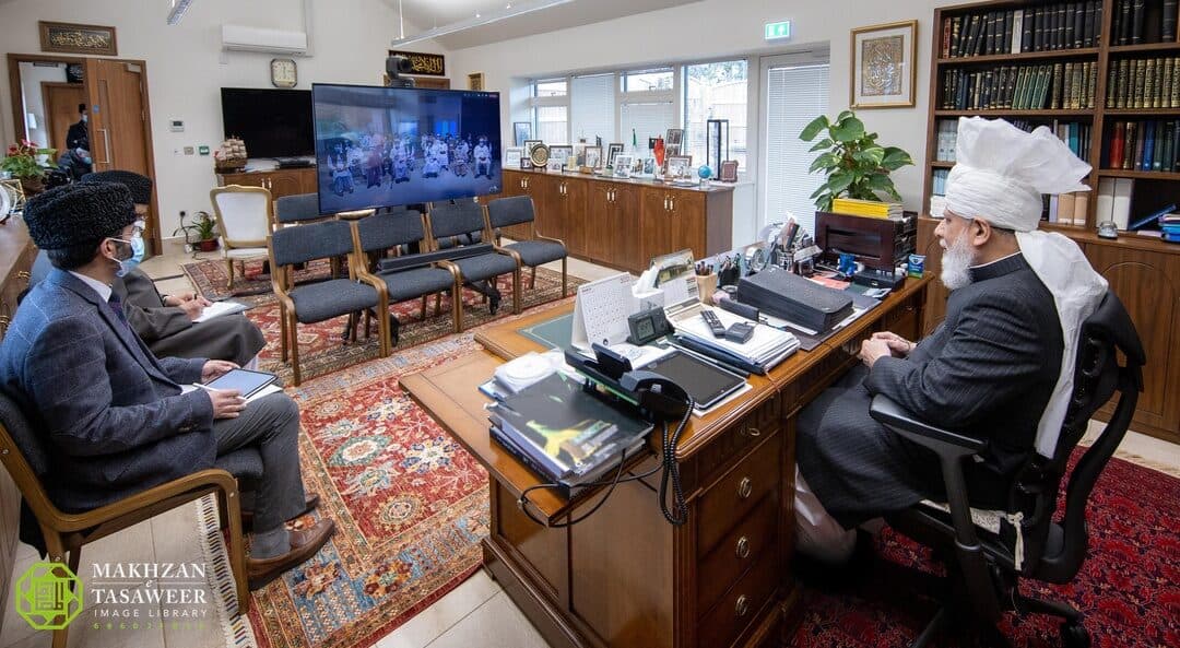 Do not simply convert people for the sake of box-ticking. I want sincere Ahmadis: Ghana missionaries revise plans following guidance from Huzoor