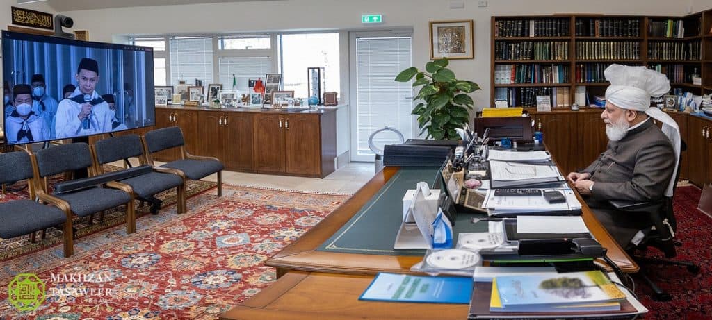 Aim to establish a majlis in every island of Indonesia: Indonesia Khuddam amila gets direction from Huzoor