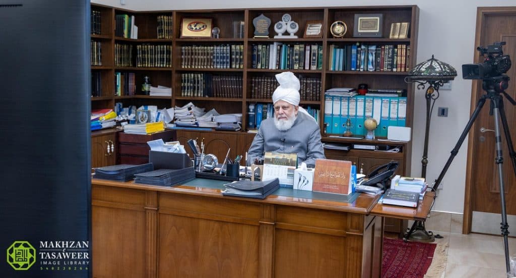 Atfal from London meet Hazrat Khalifatul Masih and have questions answered