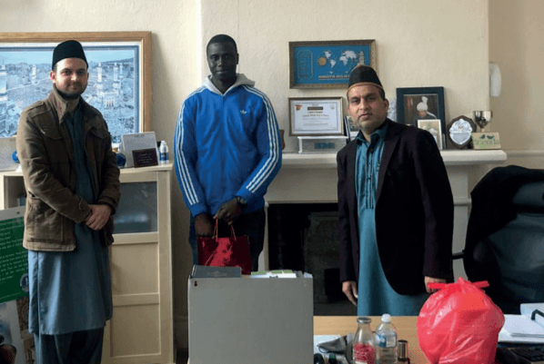 Christian observes fast with Huddersfield Jamaat