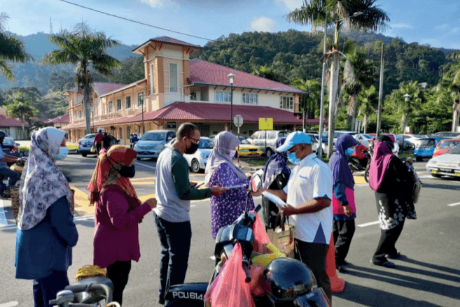 Ahmadis in Malaysia serve humanity and preach Islam Ahmadiyyat