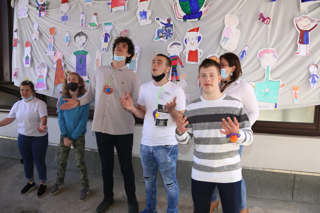 Humanity First Bosnia donates speech therapy cabinet to school in Sarajevo, Bosnia