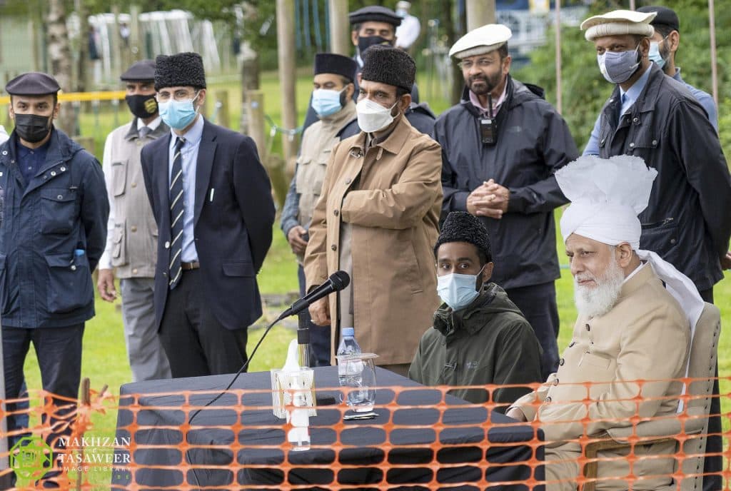 Hazrat Amirul Momineen graces Khuddam UK 2021 games