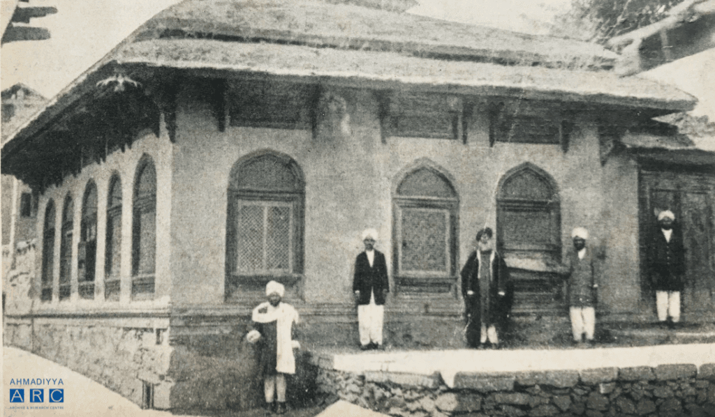 100 Years Ago… – Daily diary of Hazrat Khalifatul Masih II: Praying at Prophet Jesus’ tomb