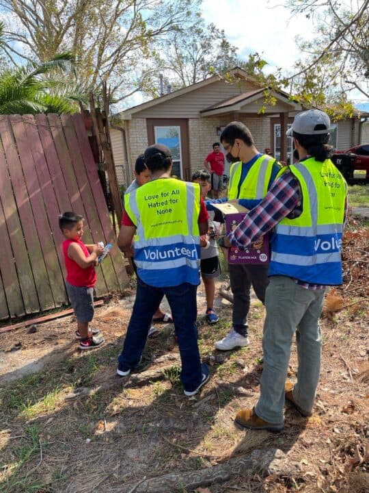 Hurricane Ida: American Ahmadi youth and Humanity First USA conduct disaster relief