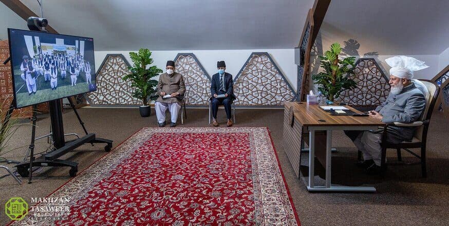 “Nations develop only when they look at their weaknesses and try to improve”: National amila and regional heads of Ansarullah Germany seek guidance from Huzoor
