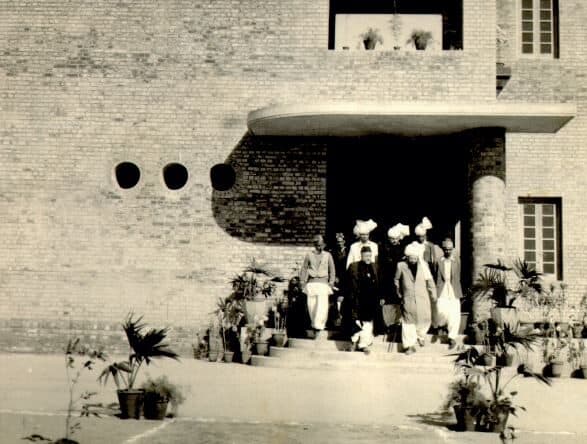 100 Years Ago… – Daily diary of Hazrat Khalifatul Masih II: Impartial view on ghair mubai‘een, strikes and difference between a Khalifa and a president