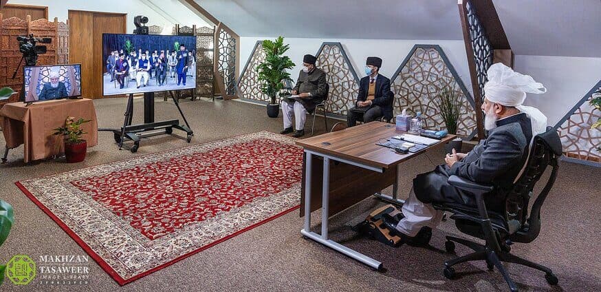 “Do not lose your own children while attempting to reform others”: National amila of Finland Jamaat meets with Hazrat Amirul Momineen