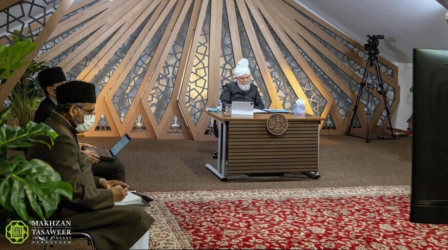 Ansar should remain physically active and youthful: National amila of Ansarullah Canada meet with Huzoor