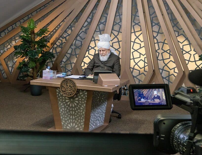 Fear Allah and do everything, for if you fear Allah, you will not go astray: Khuddam living in Singapore meet Huzoor in virtual mulaqat