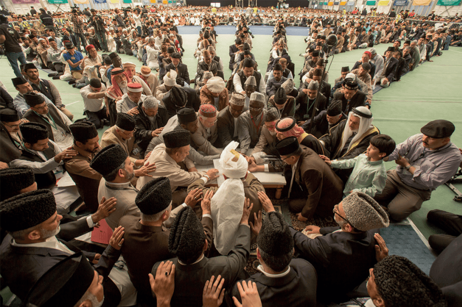 Ahmadi Muslims narrate their #MyKhilafatStory on social media