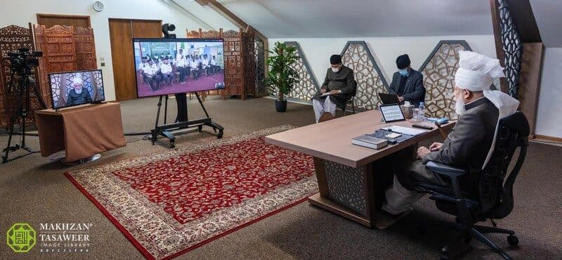 May Allah give you the strength to spread the message of Islam Ahmadiyyat all across Burkina Faso: National amila of Majlis Khuddam-ul-Ahmadiyya Burkina Faso seek guidance from Hazrat Khalifatul Masih V