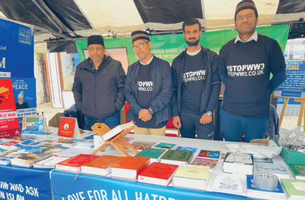 Clarendon Park Summer Festival and preaching Islam in Leicester, UK