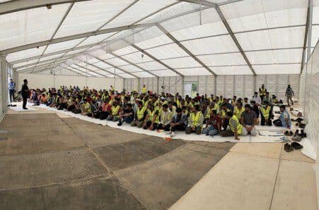 Muslim youth from MKA UK flock to Hadeeqatul Mahdi to volunteer, many staying the night