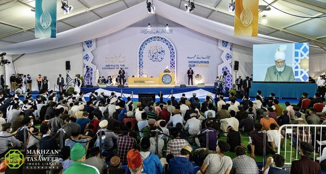 Observe salat, shun falsehood and honour your pledges: Hazrat Khalifatul Masih V addresses concluding session of MKA UK 2022 ijtema