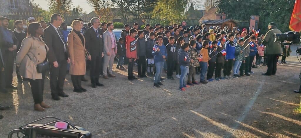 ‘I was very moved to see Muslim children sing the Marseillaise in a mosque.’: French Ahmadi Muslims hold remembrance day