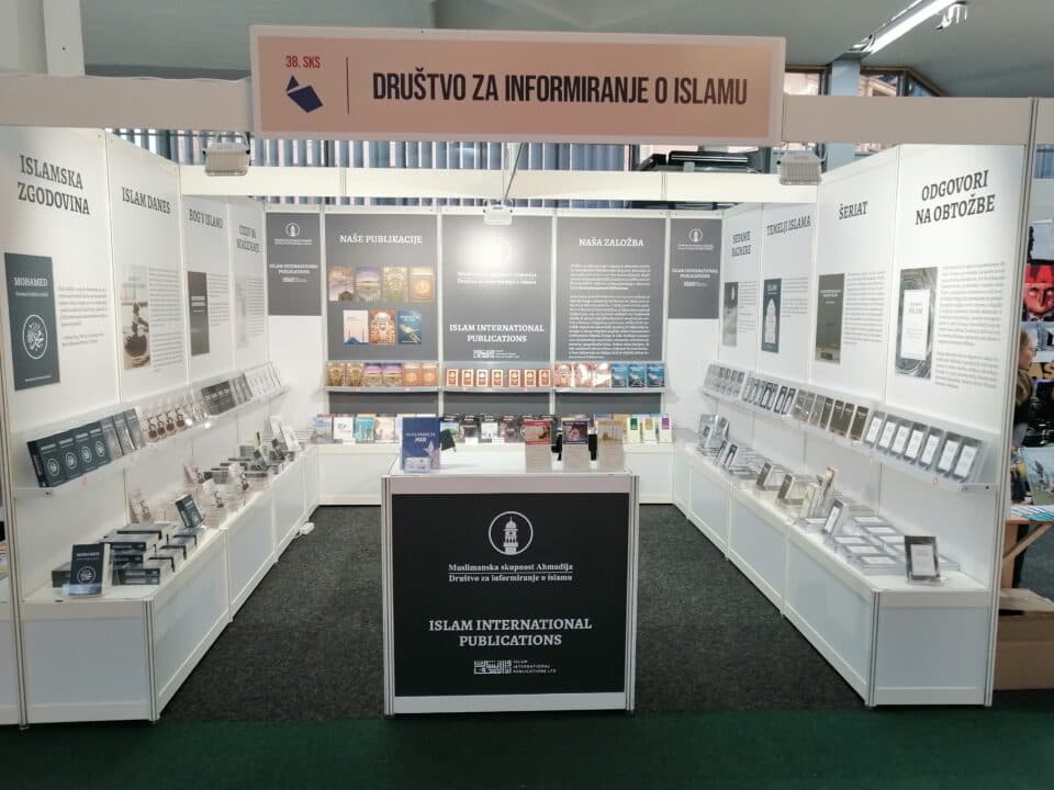 Educating Slovenians about Islam at Slovenia Book Fair 2022