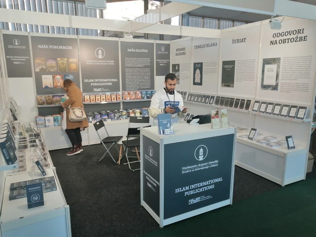 Educating Slovenians about Islam at Slovenia Book Fair 2022