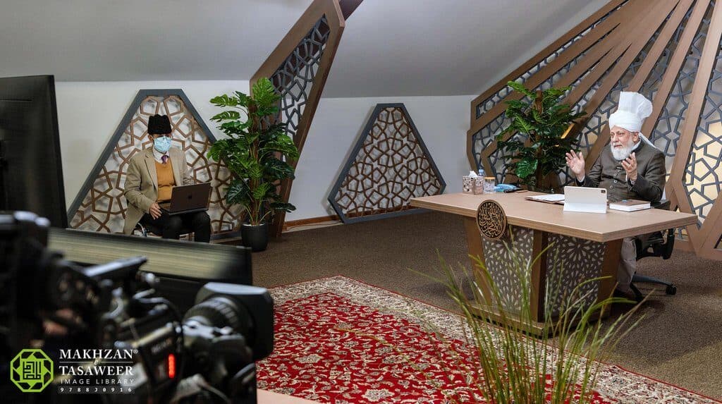 Will Ahmadis face opposition in Europe? Ansarullah from Norway meet Hazrat Khalifatul Masih V