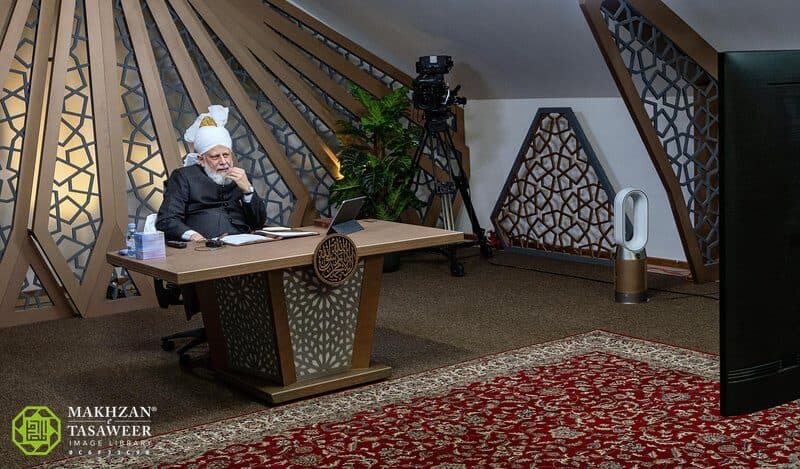 ‘Salat is the best means of acceptance of prayers’: Lajna Imaillah Norway meets with Huzoor