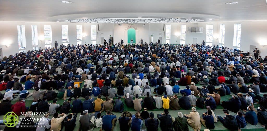 Fire is my slave, and a slave of my slaves: Huzoor’s faith-inspiring words about the fire at Baitul Futuh Mosque and the grand congregation of Friday 7 April 2023