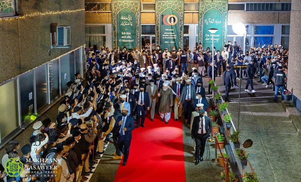 Huzoor arrives in Germany ahead of Jalsa Salana 2023