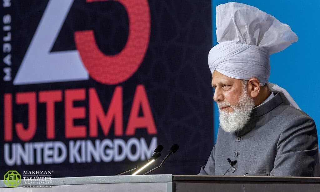 A solemn pledge to propagate Islam: Hazrat Khalifatul Masih V addresses MKA UK 2023 Ijtema
