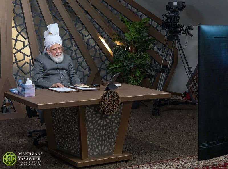 We should pray to save the world from destruction: Khuddam and atfal from Switzerland meet Hazrat Khalifatul Masih V