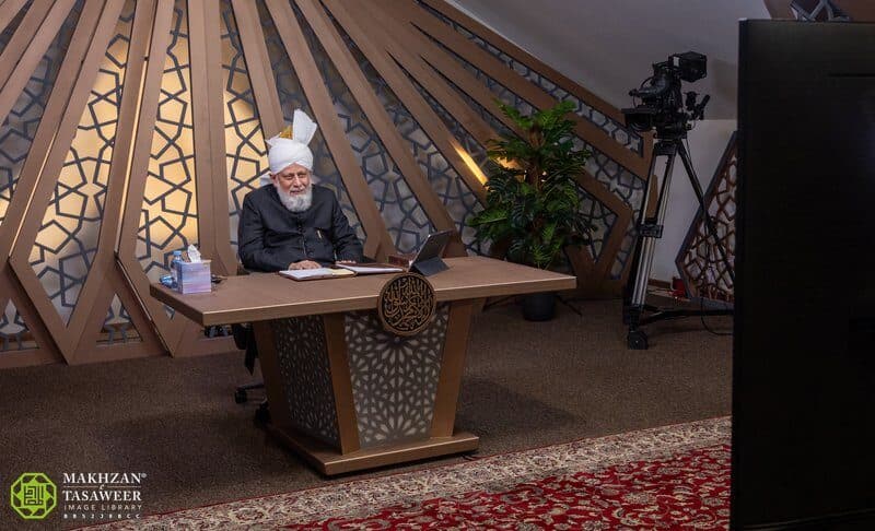‘The righteous shall inherit the Land’: Belgium waqifaat-e-nau’s mulaqat with Huzoor