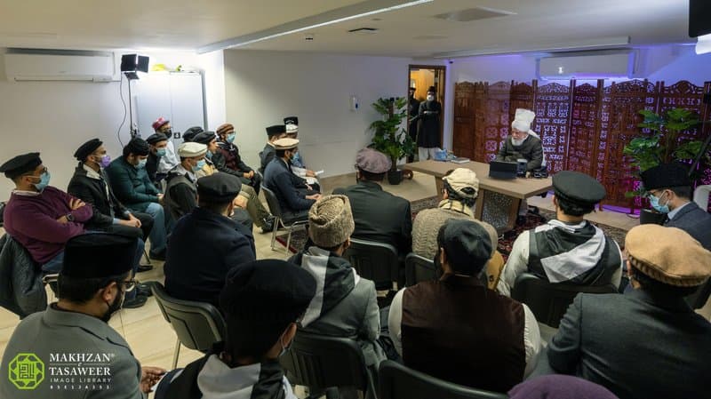 US Ahmadi youth seek guidance from Huzoor: Khuddam from US gather in Islamabad for a mulaqat