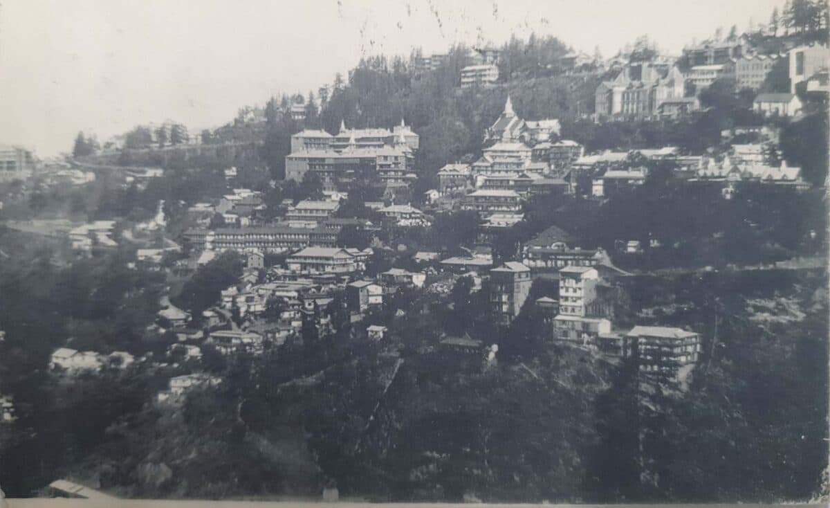 Sardar Jogendra Singh, Knight Minister of Agriculture for the Punjab, meets Hazrat Musleh-e-Maud